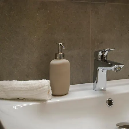 Sunny In Buda Daire *