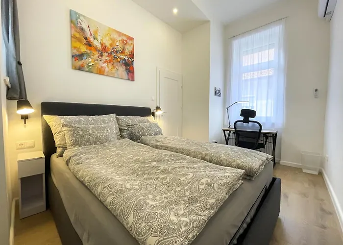 Sunny In Buda Будапешт